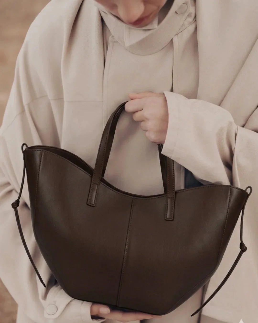  Women favourite bag in Pakistan Caramel Flow Dark Brown Bag - mylight.